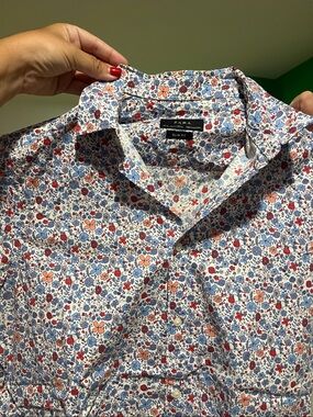 Short sleeve button up